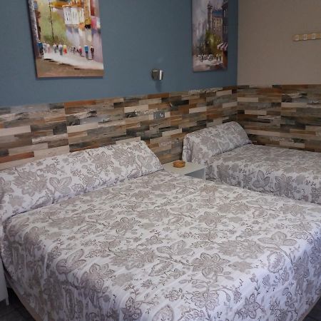 Hostal La Pilarica ปาเตร์นา ภายนอก รูปภาพ