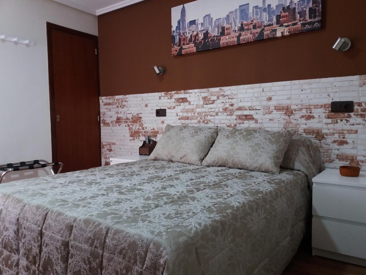 Hostal La Pilarica ปาเตร์นา ภายนอก รูปภาพ