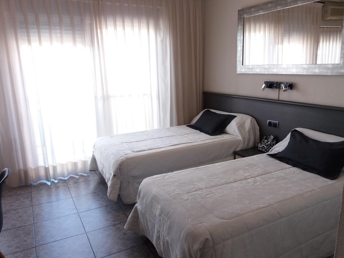 Hostal La Pilarica ปาเตร์นา ภายนอก รูปภาพ