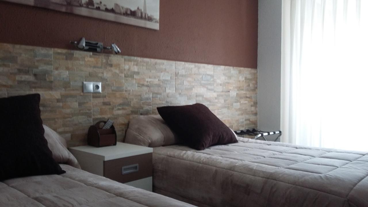 Hostal La Pilarica ปาเตร์นา ภายนอก รูปภาพ