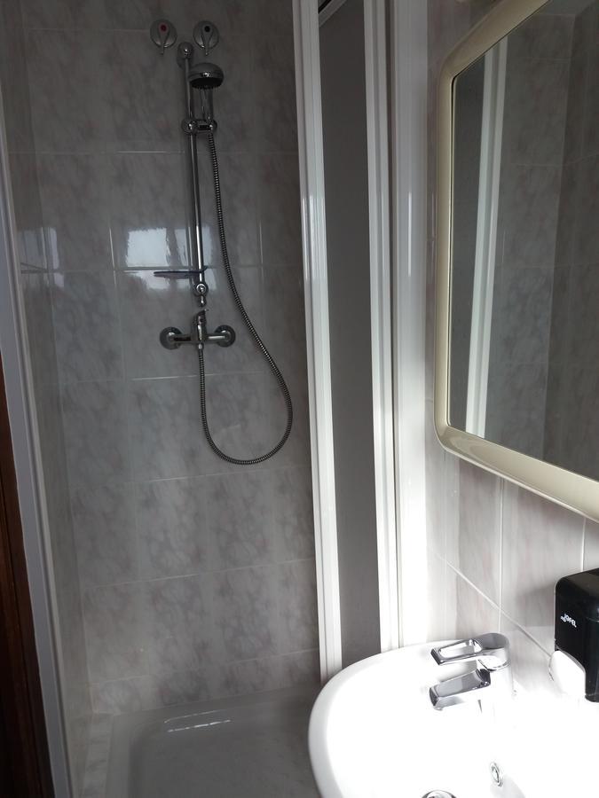 Hostal La Pilarica ปาเตร์นา ภายนอก รูปภาพ